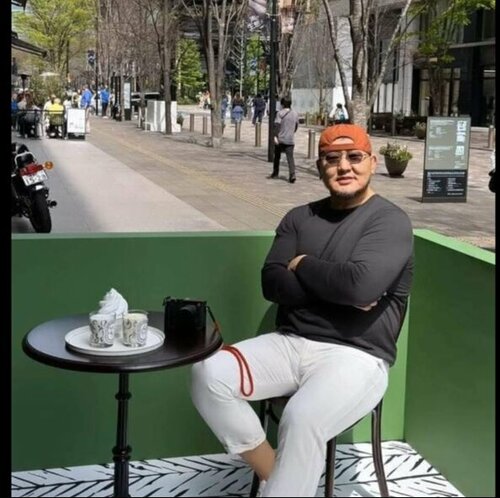 Д.Дагвадорж: Үхсэн ацны чинь улстөр, намайг тайван орхи